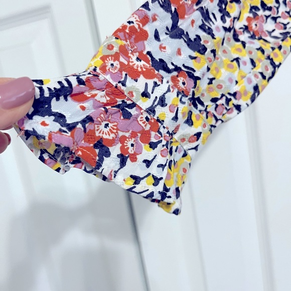 LOFT long sleeve blouse with ruffle sleeve, and ruffle bottom.  Sz S - Picture 3 of 5